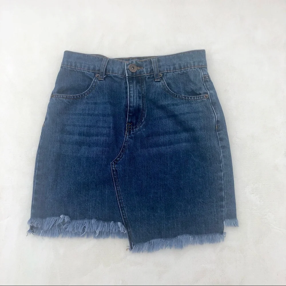 Forever 21 Jean Mini skirt asymmetrical Frayed Hem  Denim Sz.25